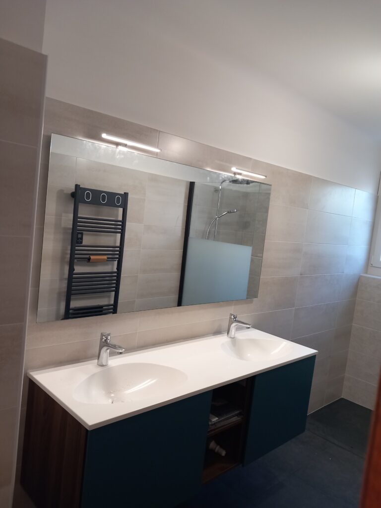 Plombier Arles-sur-Tech : rénovation complète d’une salle de bain par MCV