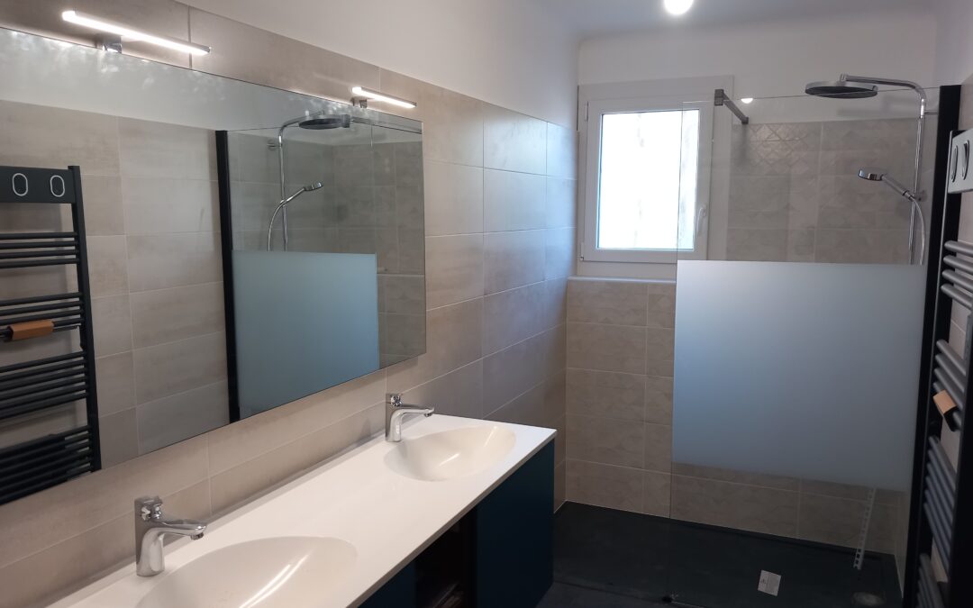 Plombier Arles-sur-Tech : rénovation complète d’une salle de bain par MCV