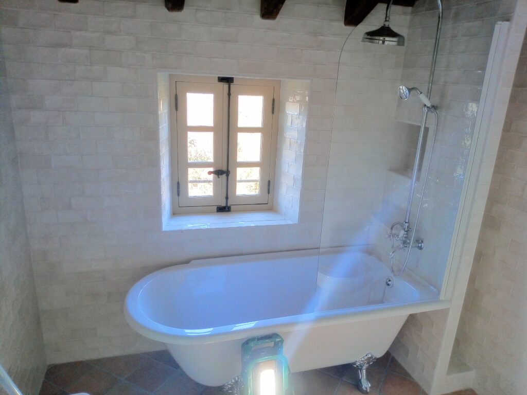 Rénovation de salles de bains dans un mas à Saint-Laurent de Cerdans