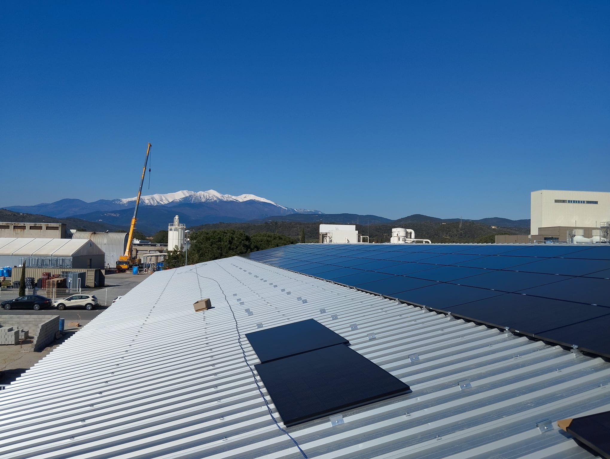 Installation de 100 kWc de panneaux solaires à Céret sur un hangar