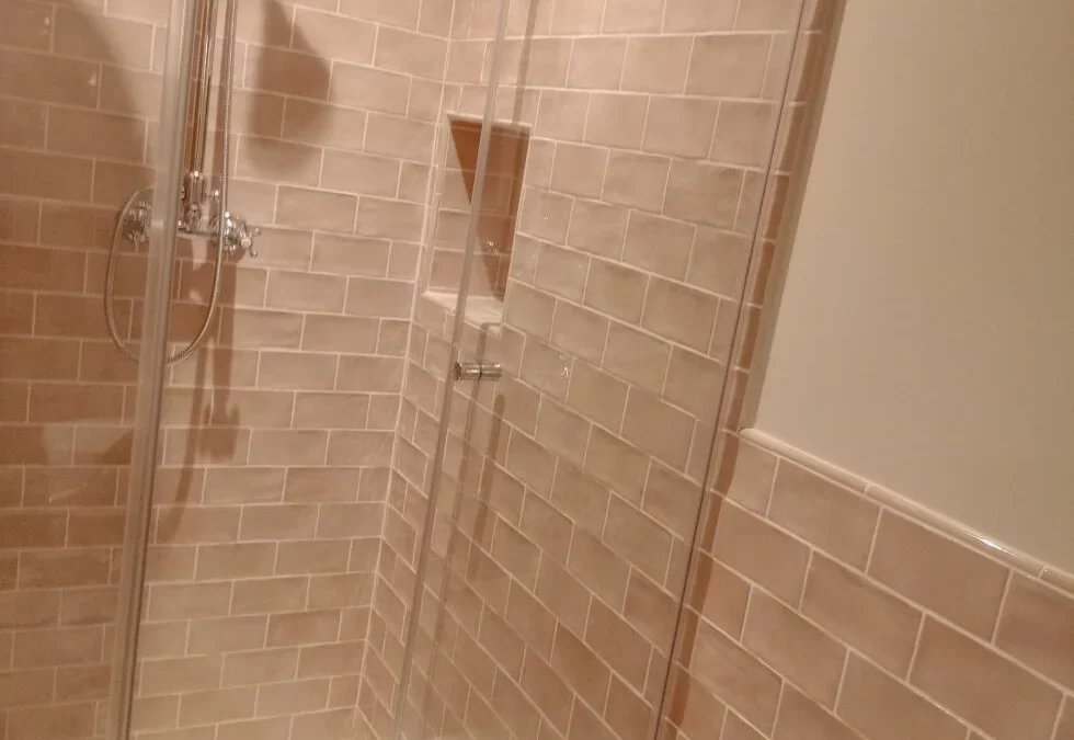 Installation de douche dans un mas ancien dans le Haut-Vallespir à Saint-Laurent-de-Cerdans